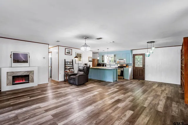 $239,900 | 488 Omaha Drive, Omaha, TX 75571