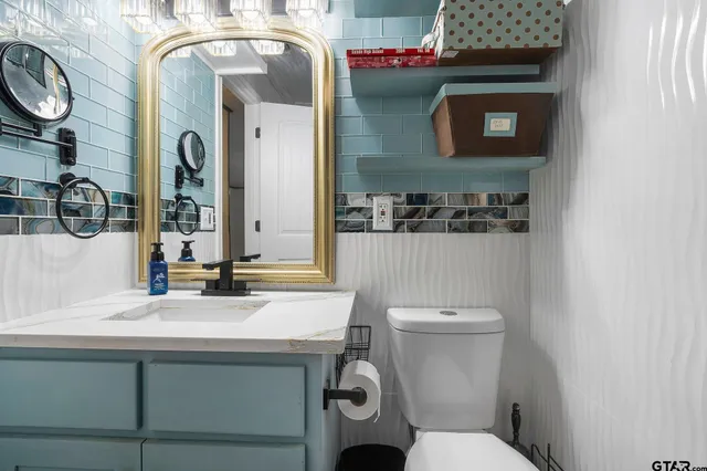 $239,900 | 488 Omaha Drive, Omaha, TX 75571