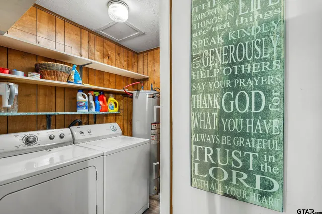 $239,900 | 488 Omaha Drive, Omaha, TX 75571