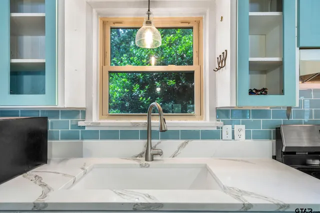 $239,900 | 488 Omaha Drive, Omaha, TX 75571