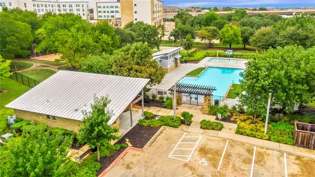 a view of a yard with plants