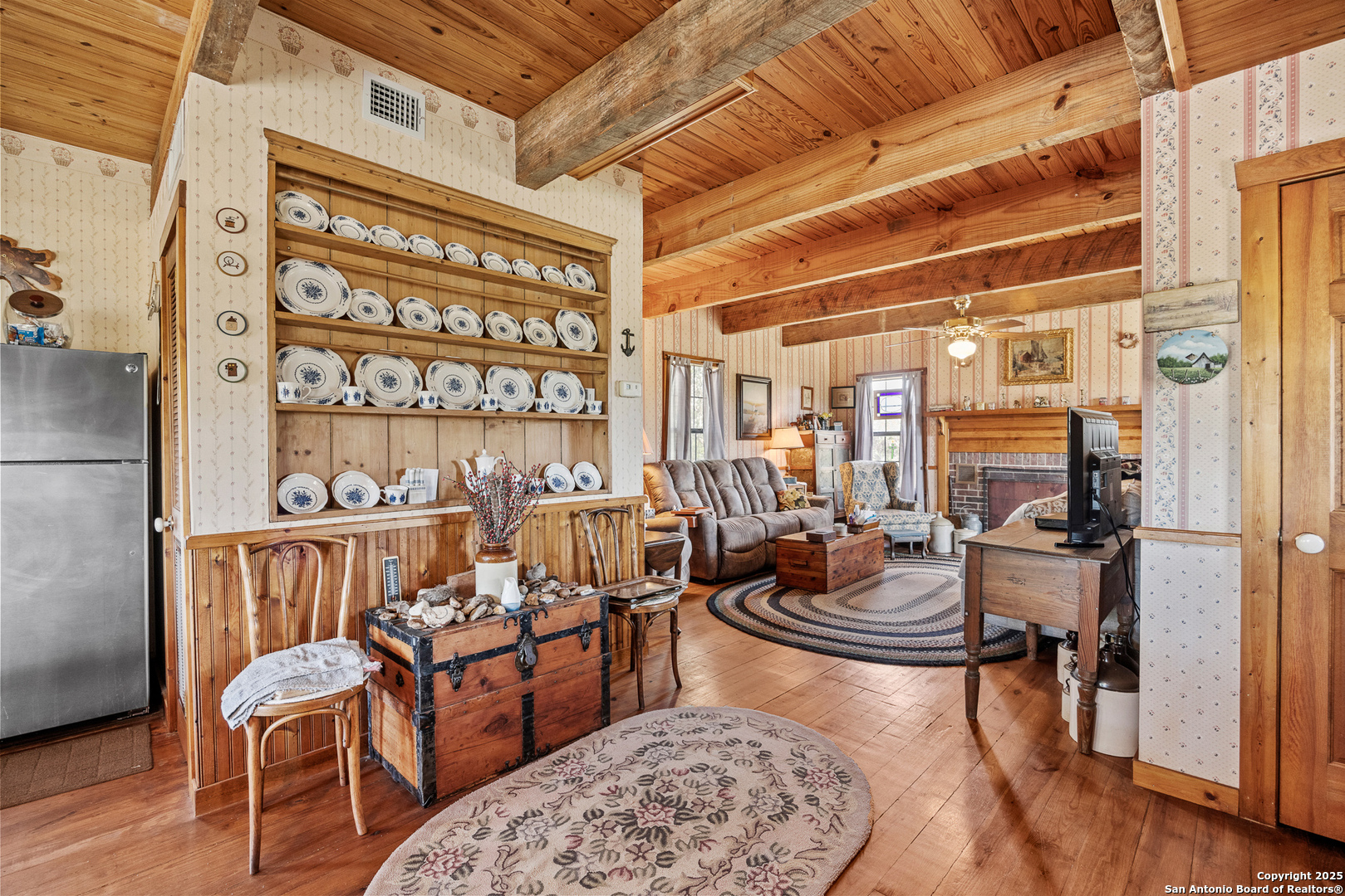 667 Medina Bend Road Medina, TX 78055 - Photo 11 of 40 a living room with furniture and a window