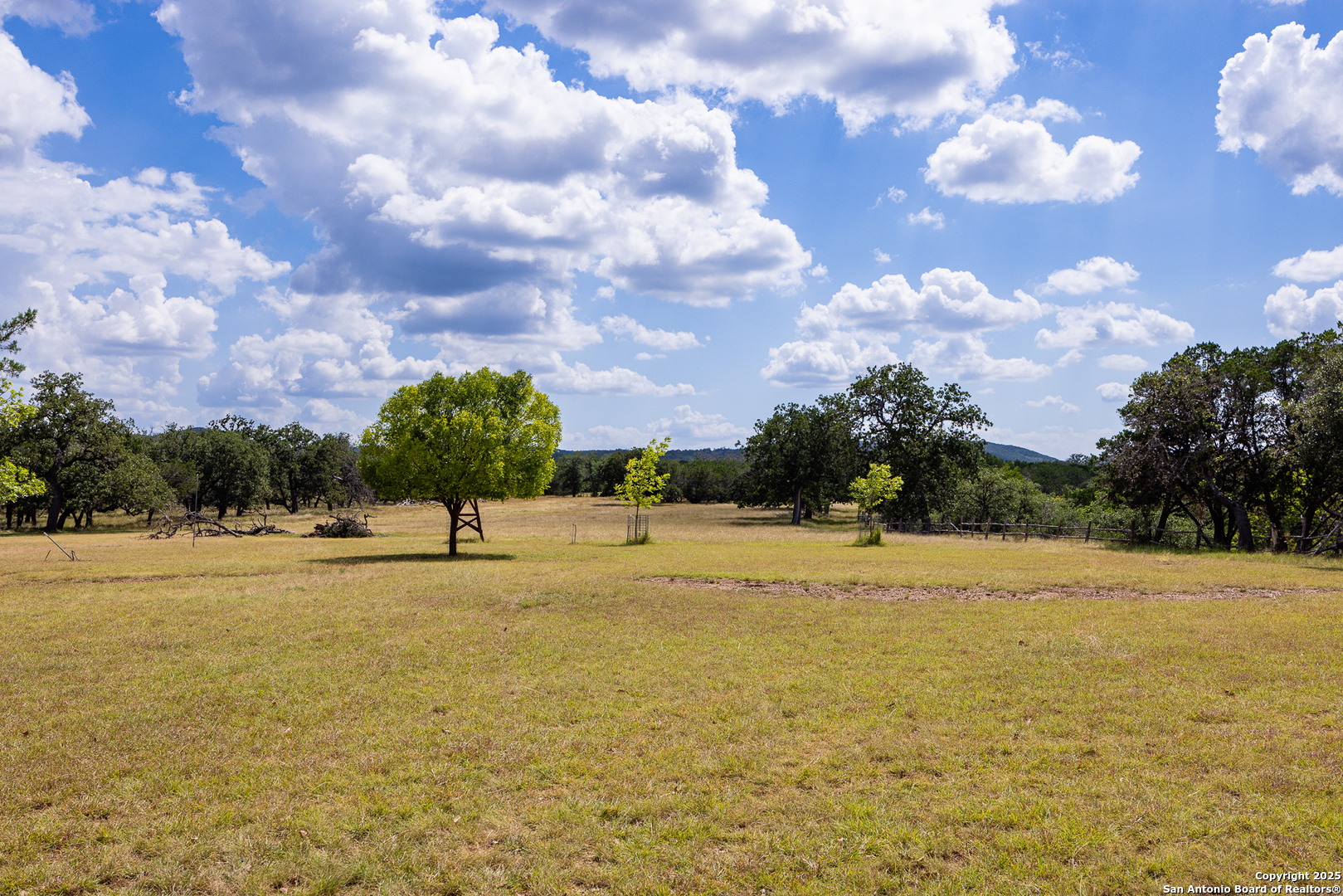 667 Medina Bend Road Medina, TX 78055 - Photo 27 of 40 a view of an ocean and beach