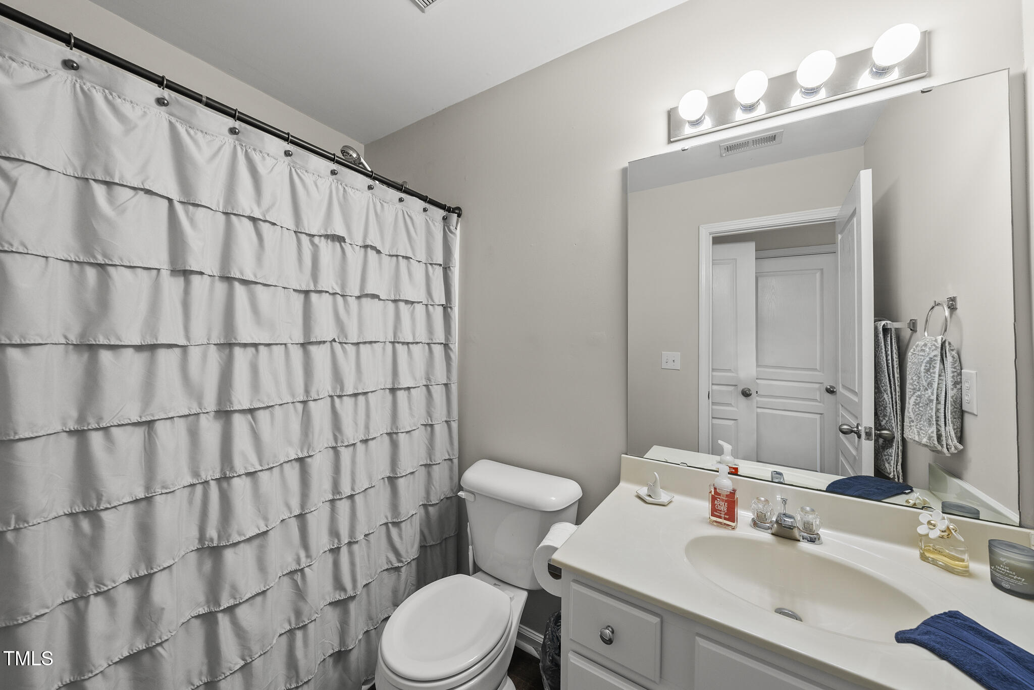 4413 Sugarbend Way Raleigh, NC 27606 - Photo 20 of 23 DSC01170