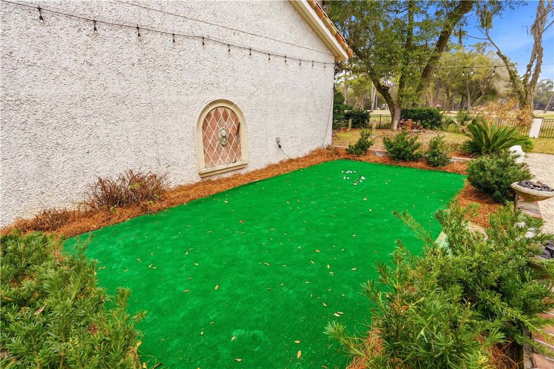 118 Harrogate Road St. Simons Island, GA 31522 - Photo 11 of 53 Putting gre