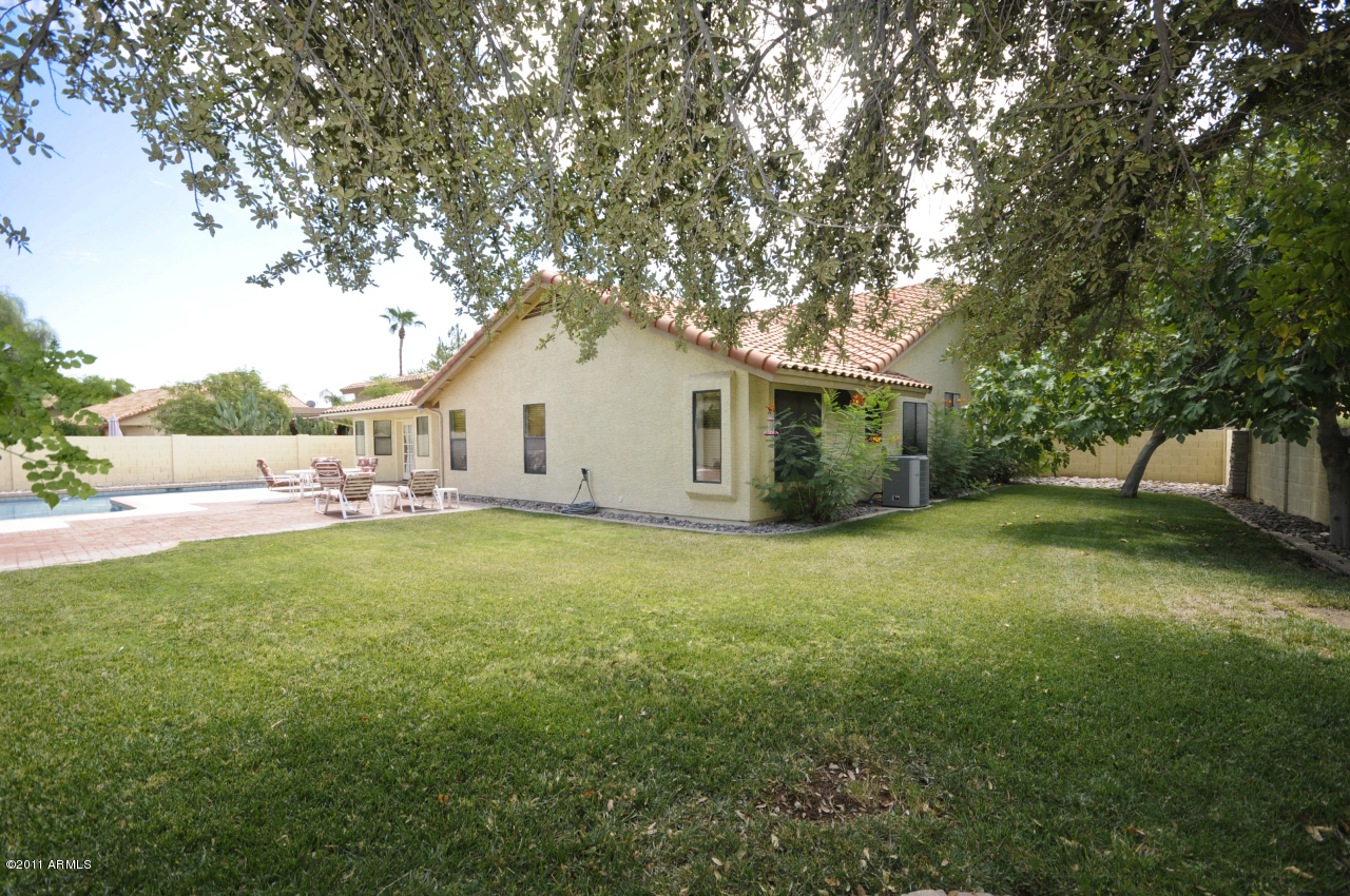 212 East Rhea Road Tempe, AZ 85284 - Photo 23 of 23 Oversized backyard