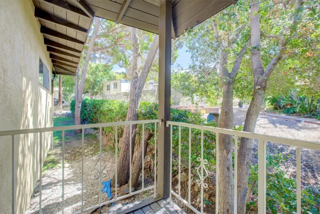 1980 El Arbolita Drive Glendale, CA 91208 - Photo 29 of 43 a view of outdoor space with deck