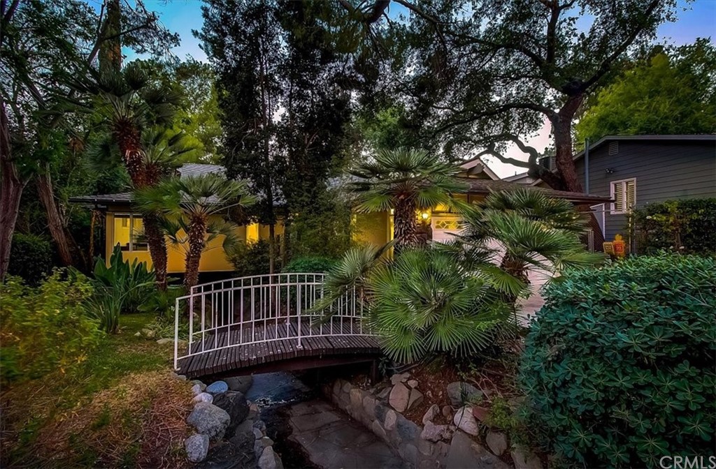 1980 El Arbolita Drive Glendale, CA 91208 - Photo 39 of 43 a view of a chair in backyard of the house