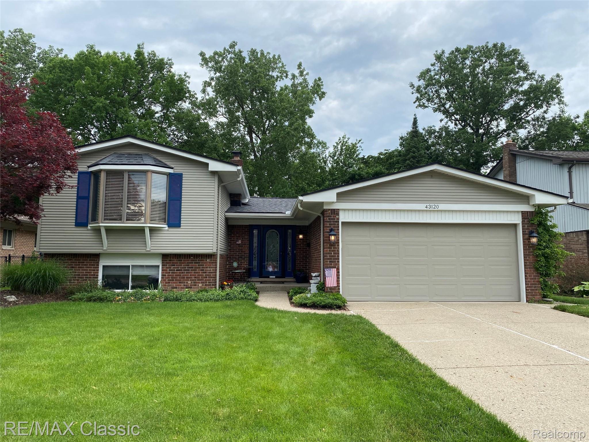 43120 Hanford Road Canton, MI 48187 - Photo 2 of 82 k%+A9e3eTpqdkaIgRS2Ybw.jpg