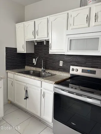 $1,500 | 1633 Carrie Street, Unit 2, Schenectady, NY 12308