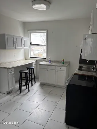 $1,500 | 1633 Carrie Street, Unit 2, Schenectady, NY 12308