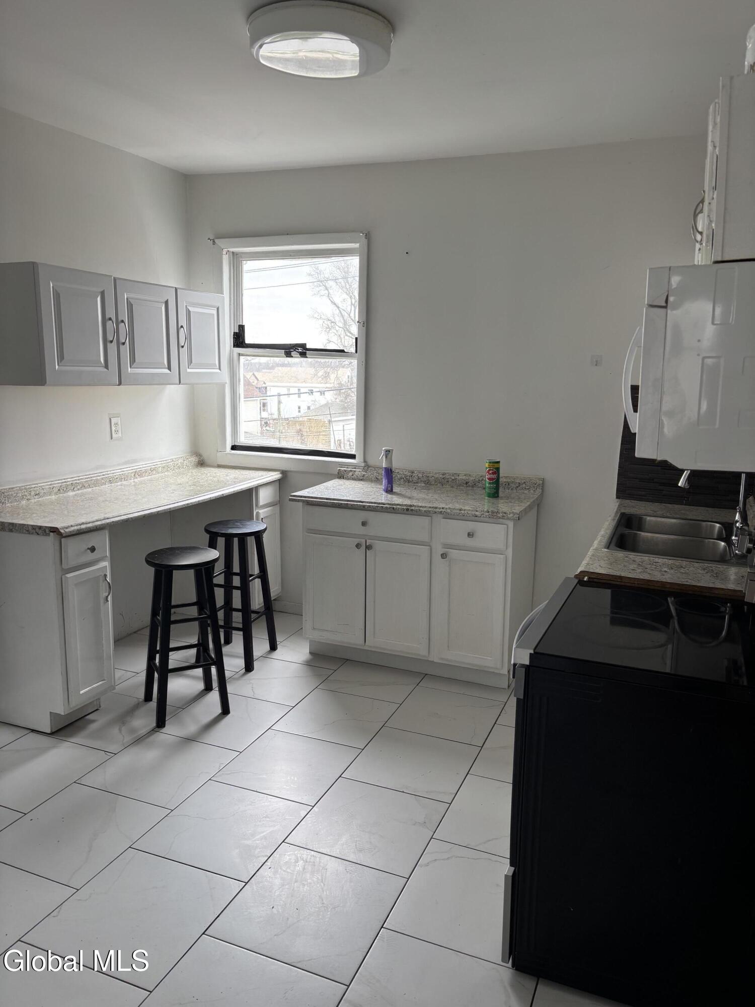 1633 Carrie Street, Unit 2 Schenectady, NY 12308 - Photo 6 of 10 IMG_6090