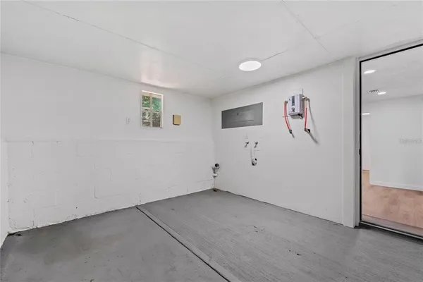 a view of utility room