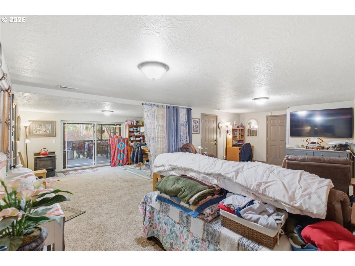42801 Island Inn Drive Lebanon, OR 97355 - Photo 24 of 32