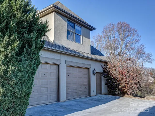 $899,000 | 7 Round Robin Lane, Mills River, NC 28759