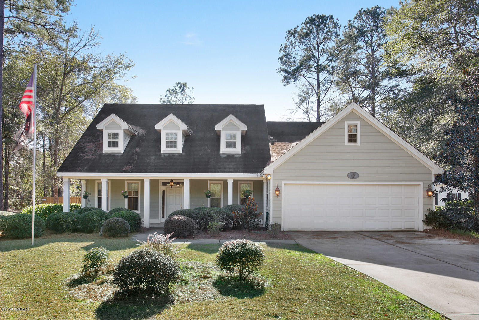 91 Klugh Avenue Ridgeland, SC 29936 - Photo 1 of 25 001_1600x1067_mls_1600x1067