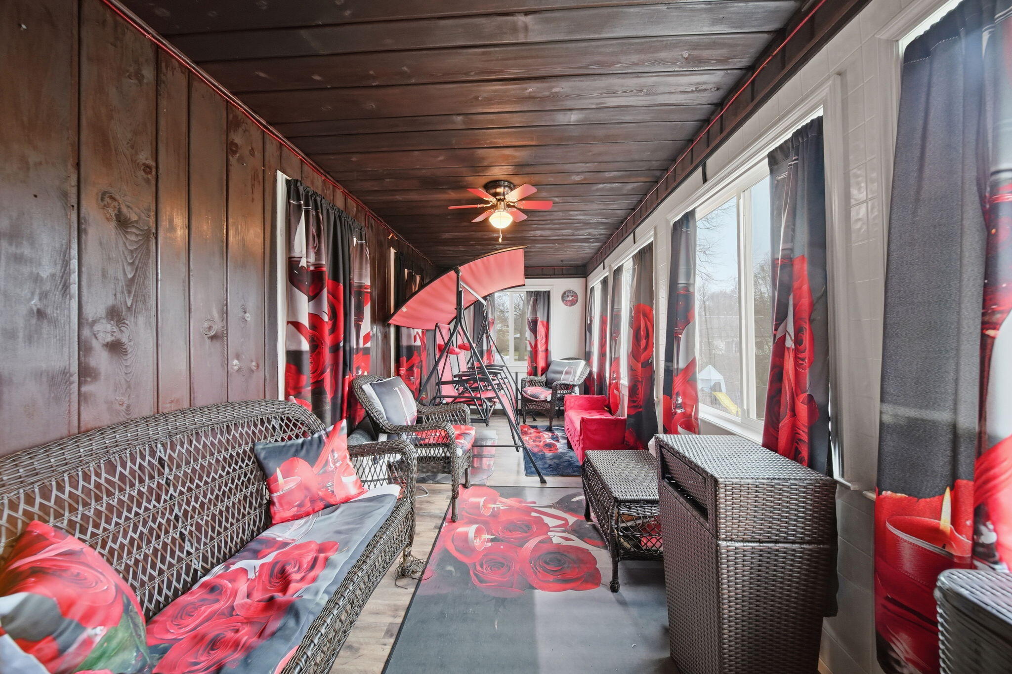 2705 Glendale Road Jackson, MI 49203 - Photo 21 of 42 Main floor SunRoom