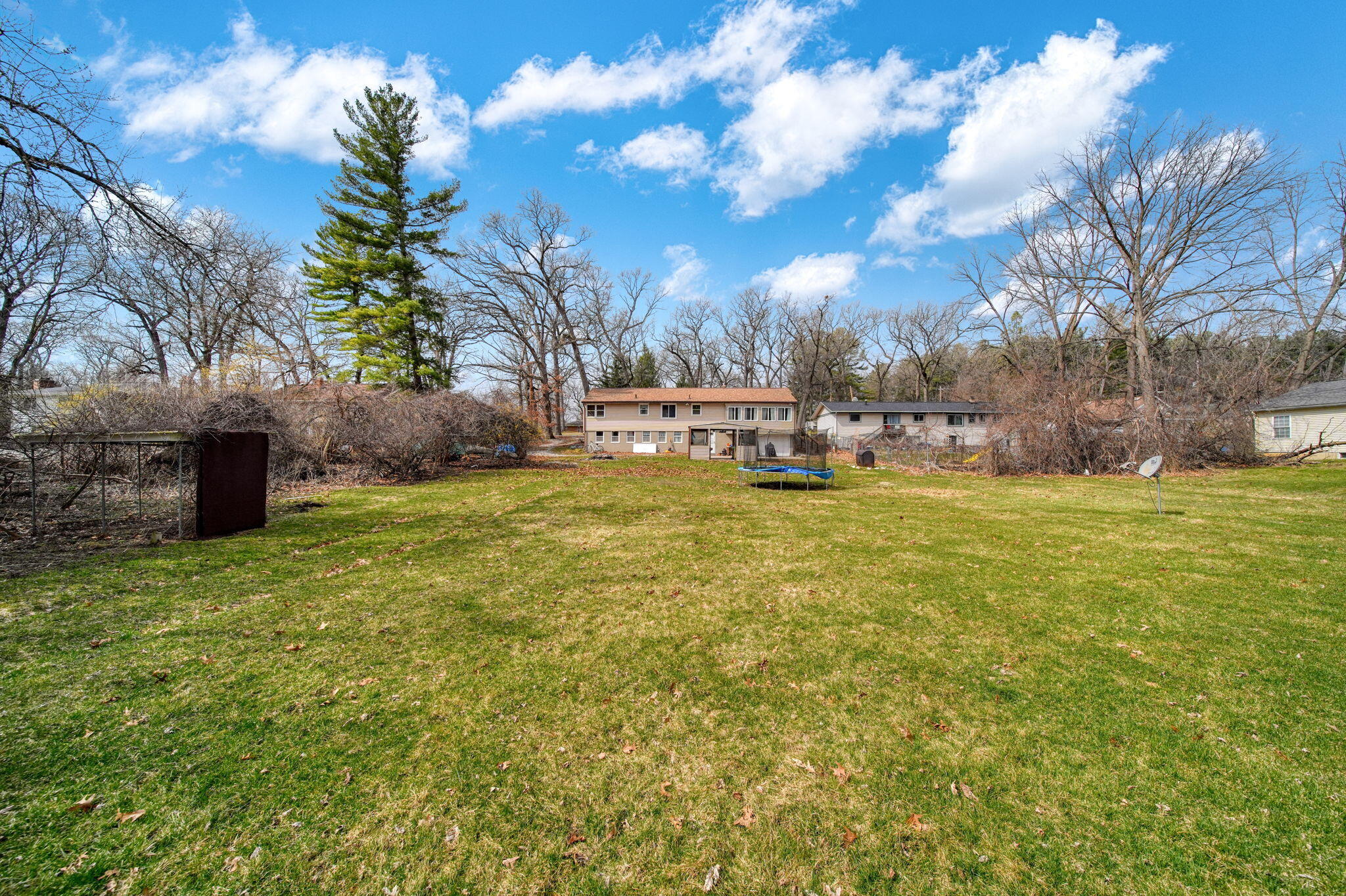 2705 Glendale Road Jackson, MI 49203 - Photo 29 of 42 Back Yard Space