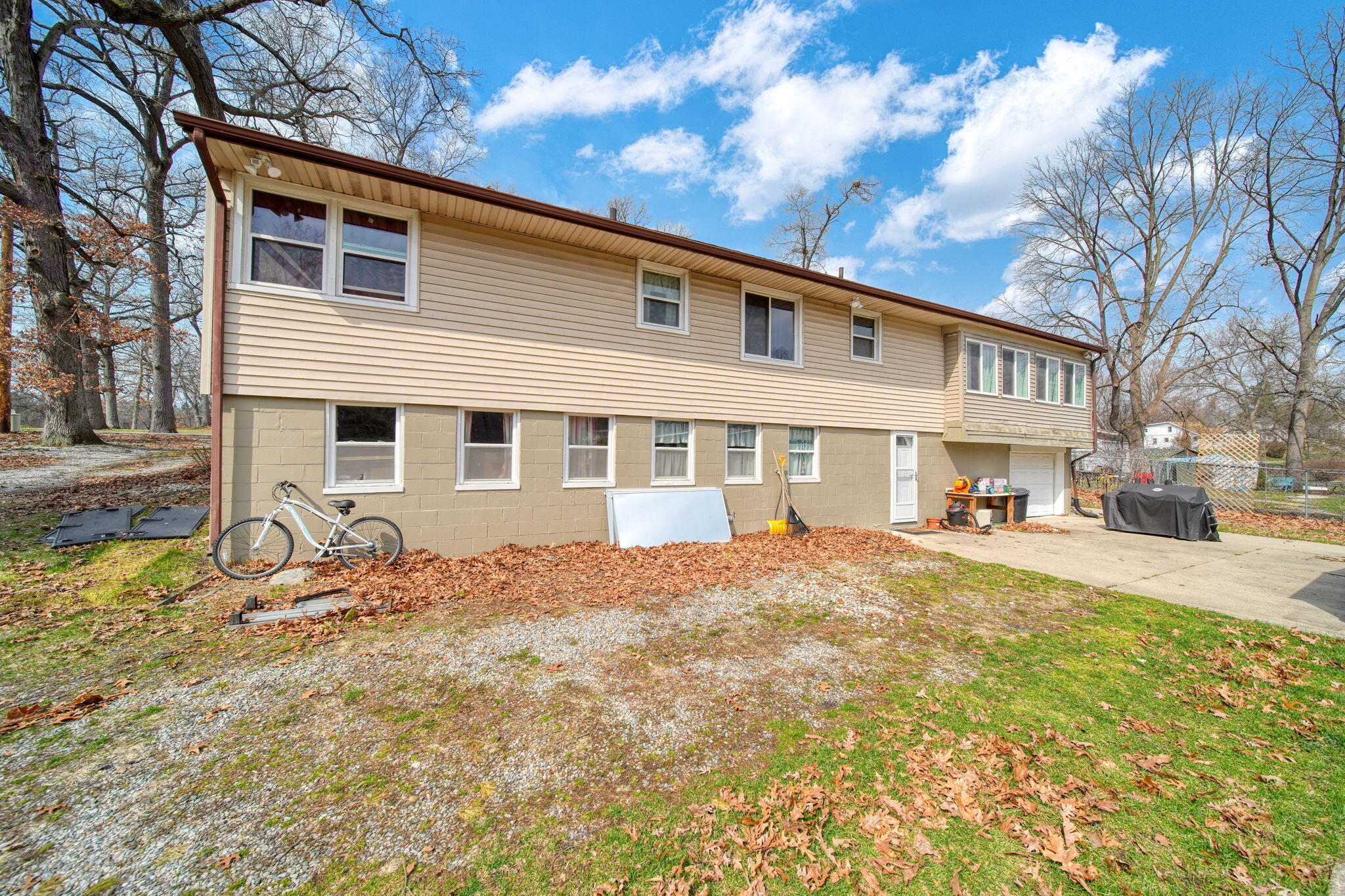 2705 Glendale Road Jackson, MI 49203 - Photo 31 of 42 Backside view