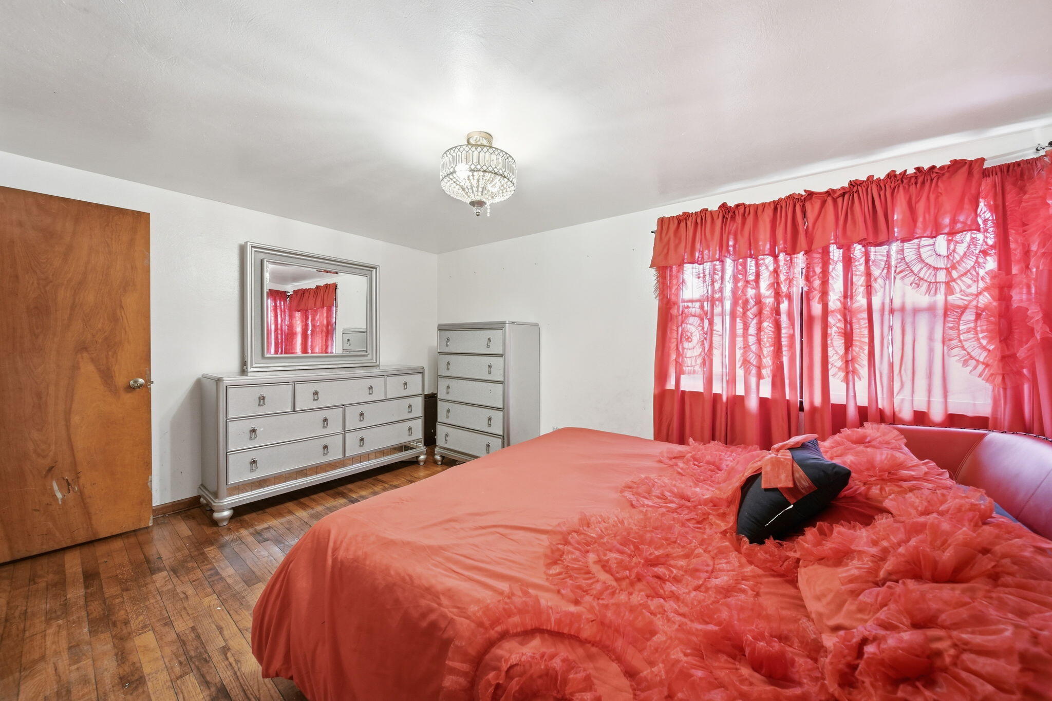 2705 Glendale Road Jackson, MI 49203 - Photo 40 of 42 Primary Bedroom