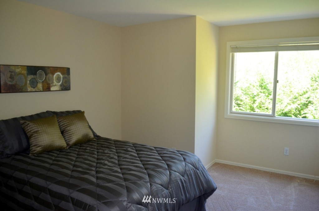 10330 Northeast 153rd Place Bothell, WA 98011 - Photo 11 of 15 Gallery Image 11
