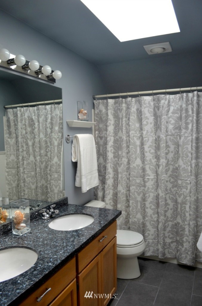 10330 Northeast 153rd Place Bothell, WA 98011 - Photo 12 of 15 Gallery Image 12