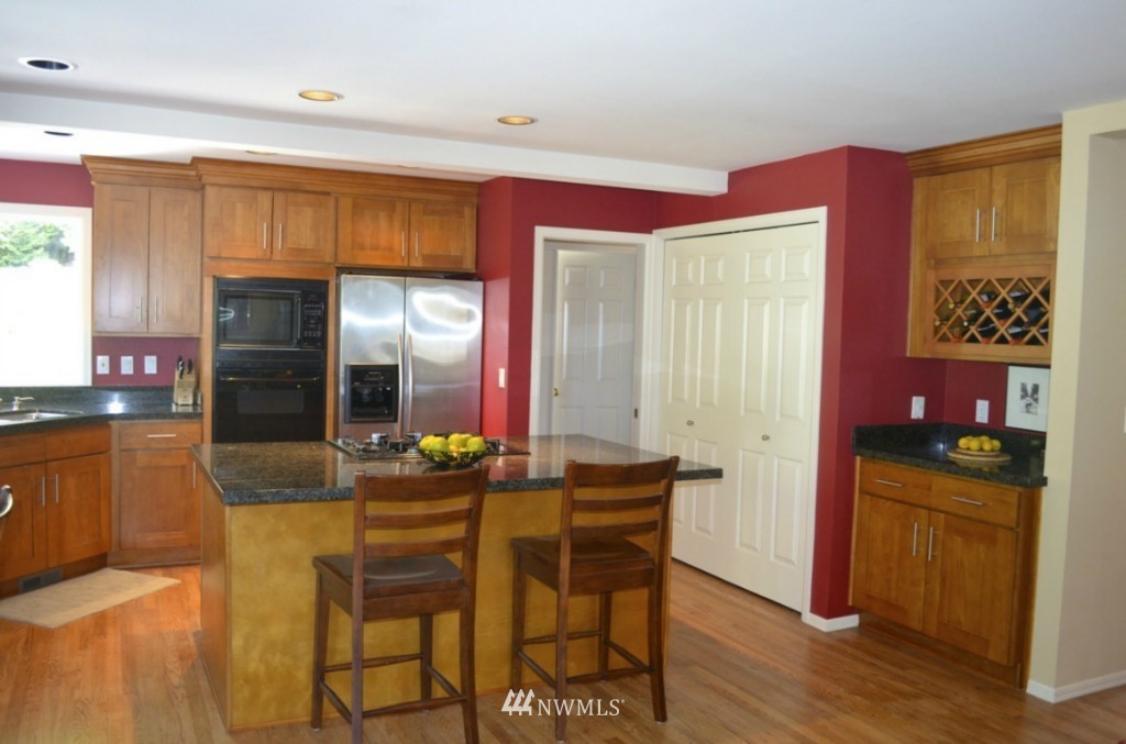 10330 Northeast 153rd Place Bothell, WA 98011 - Photo 7 of 15 Gallery Image 7