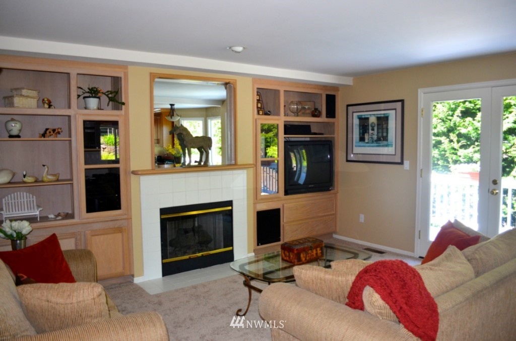 10330 Northeast 153rd Place Bothell, WA 98011 - Photo 8 of 15 Gallery Image 8