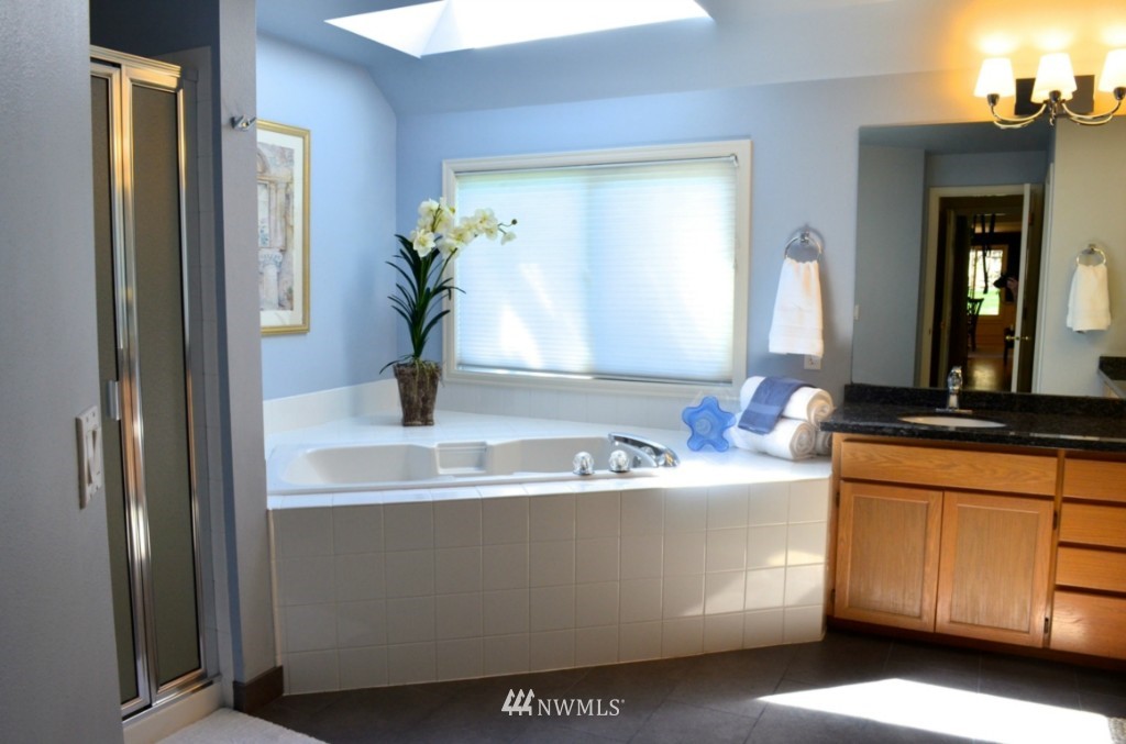 10330 Northeast 153rd Place Bothell, WA 98011 - Photo 10 of 15 Gallery Image 10