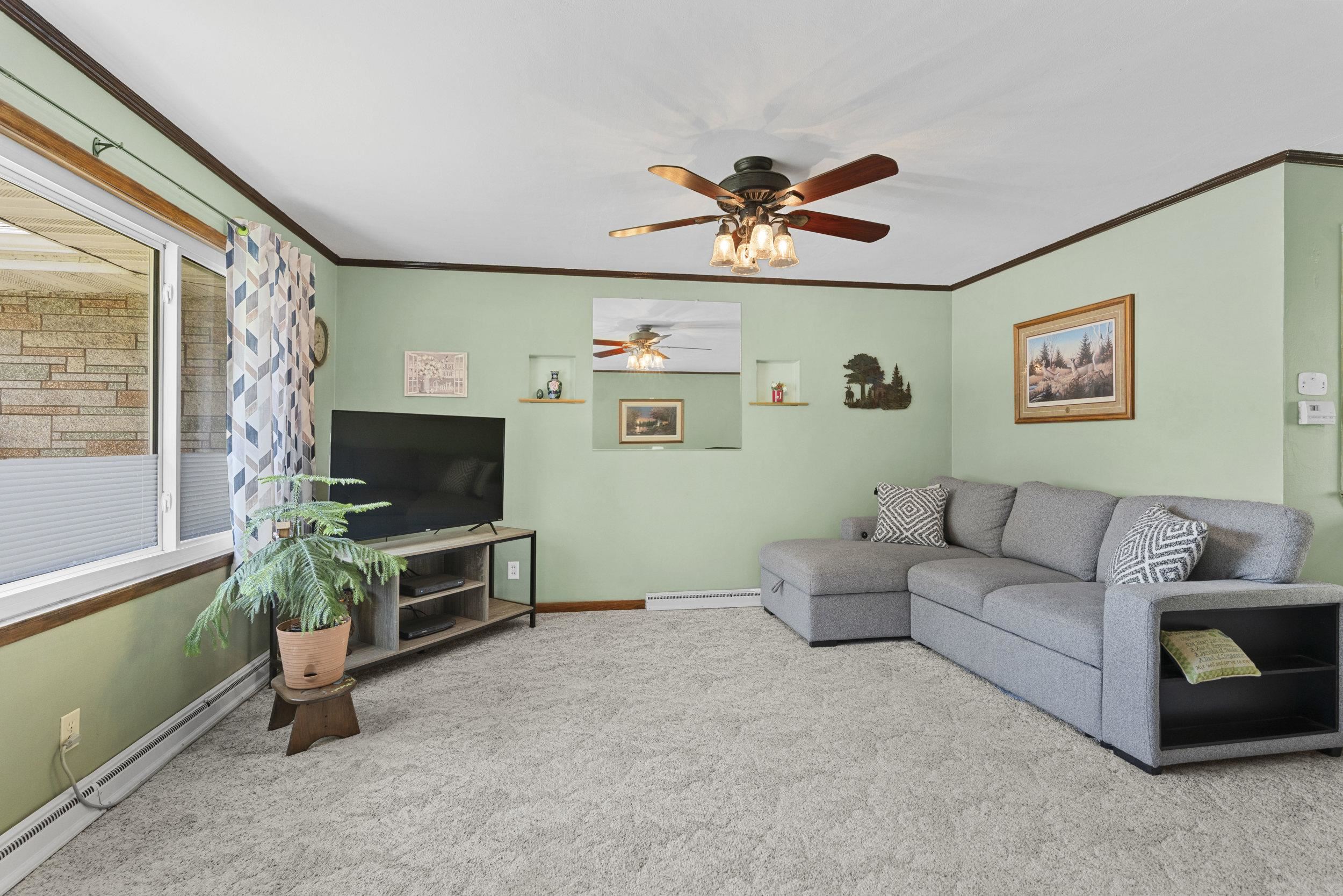 618 East Harding Drive Appleton, WI 54915 - Photo 13 of 33