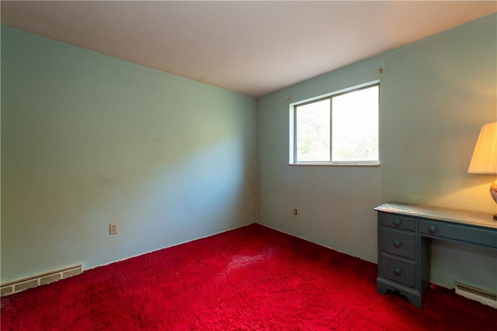1050 Princeton Road Pittsburgh, PA 15205 - Photo 25 of 34 an empty room with a window
