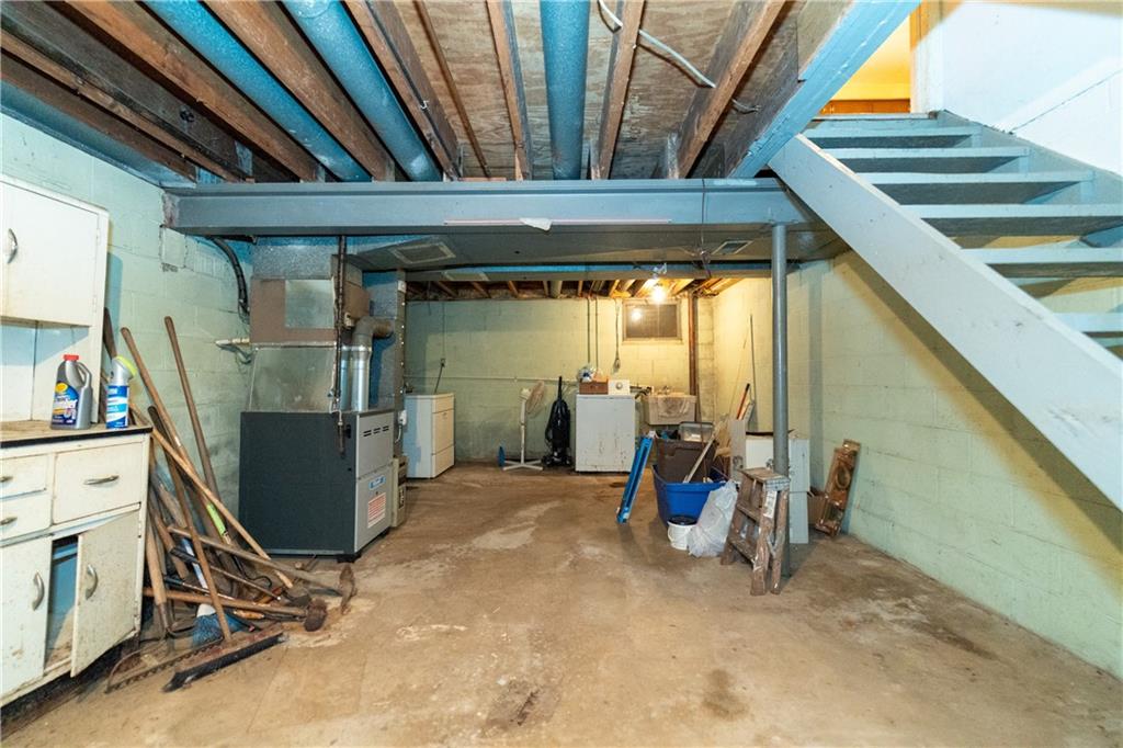 1050 Princeton Road Pittsburgh, PA 15205 - Photo 28 of 34 a view of a room with gym equipment