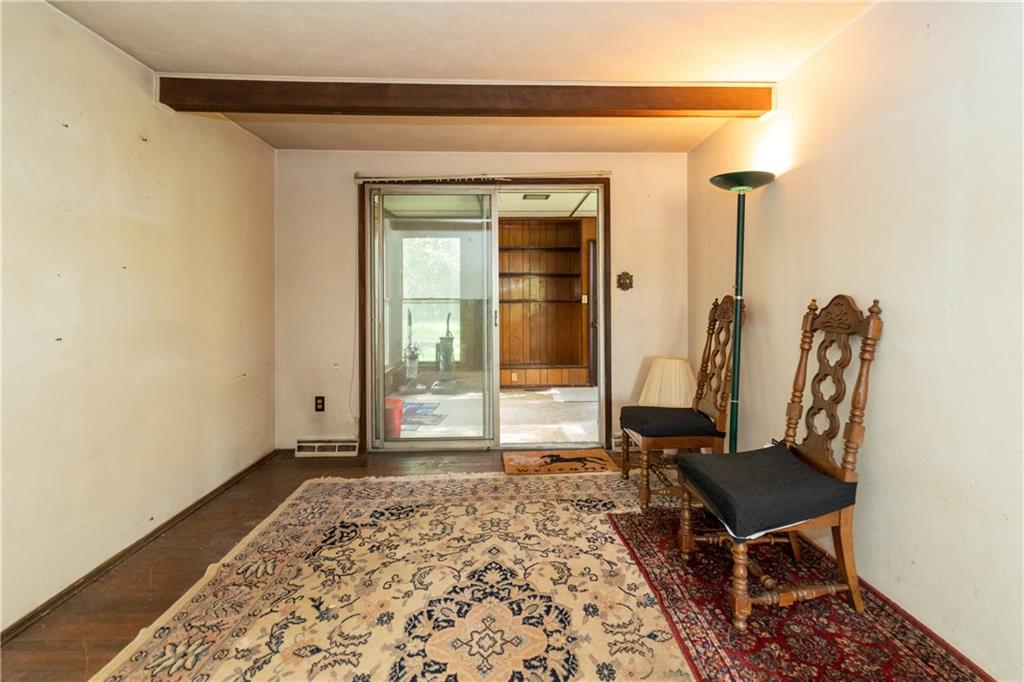 1050 Princeton Road Pittsburgh, PA 15205 - Photo 10 of 34 a living room with furniture
