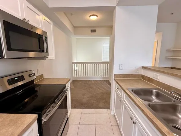 $1,950 | 11032 Legacy Drive, Unit 303, Palm Beach Gardens, FL 33410