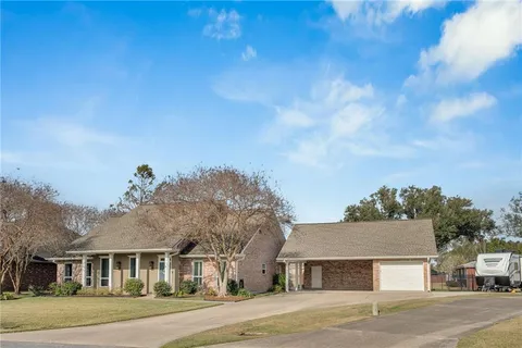 $399,900 | 104 Duhe Drive, Hahnville, LA 70057