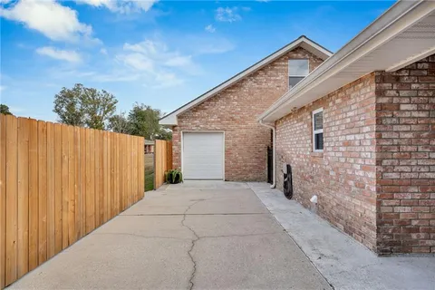 $399,900 | 104 Duhe Drive, Hahnville, LA 70057