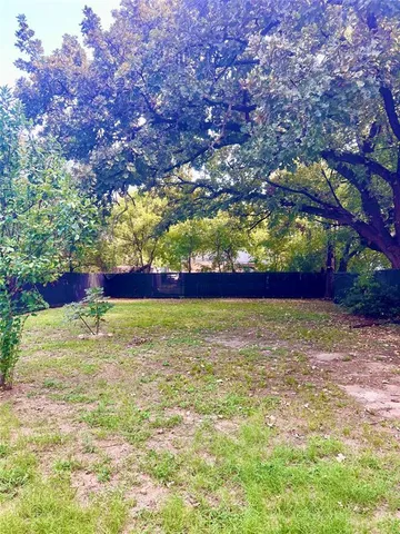a view of an outdoor space and yard
