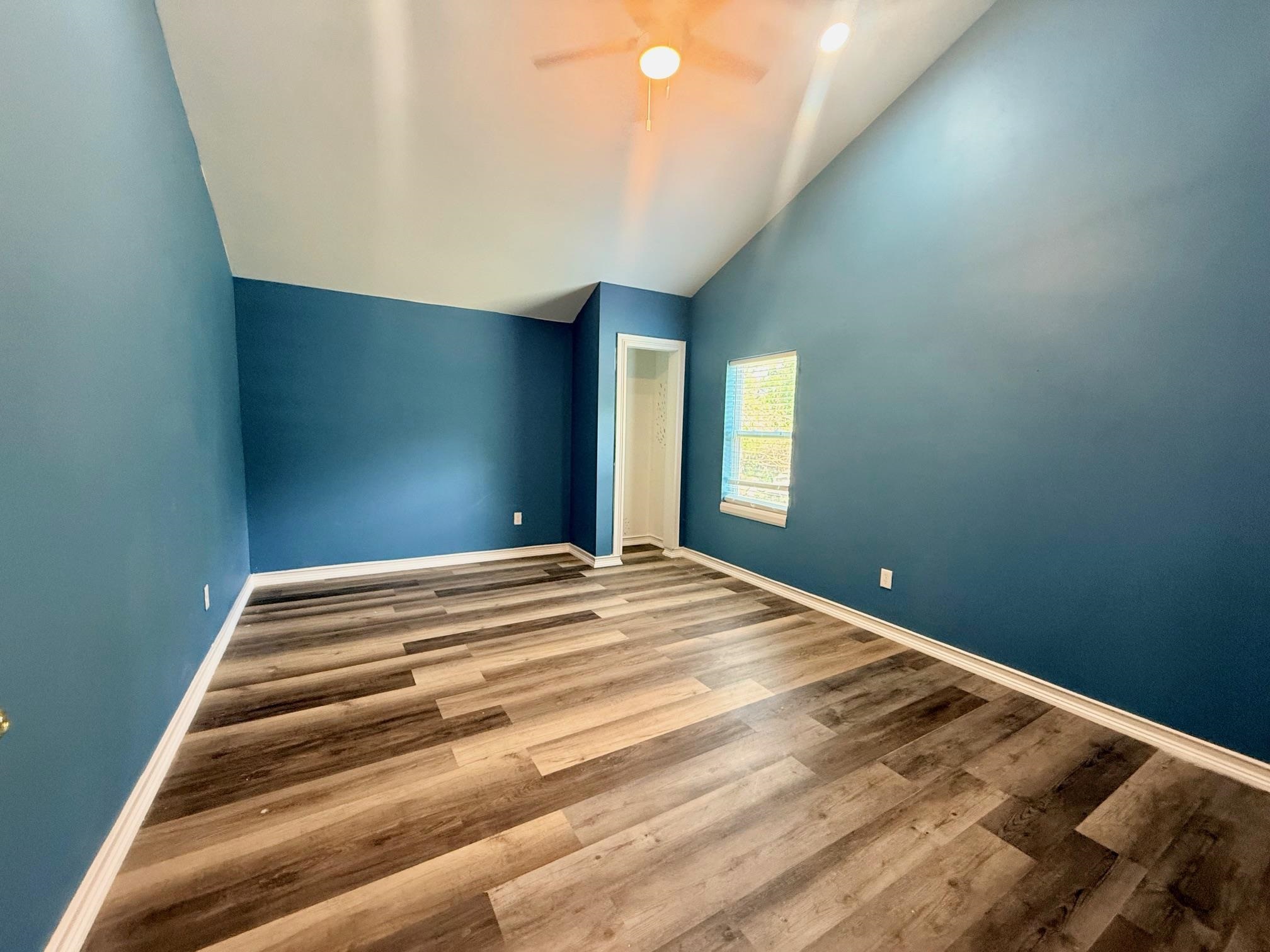 3054 Lotus Road Memphis, TN 38109 - Photo 17 of 29 a bed room with a bed