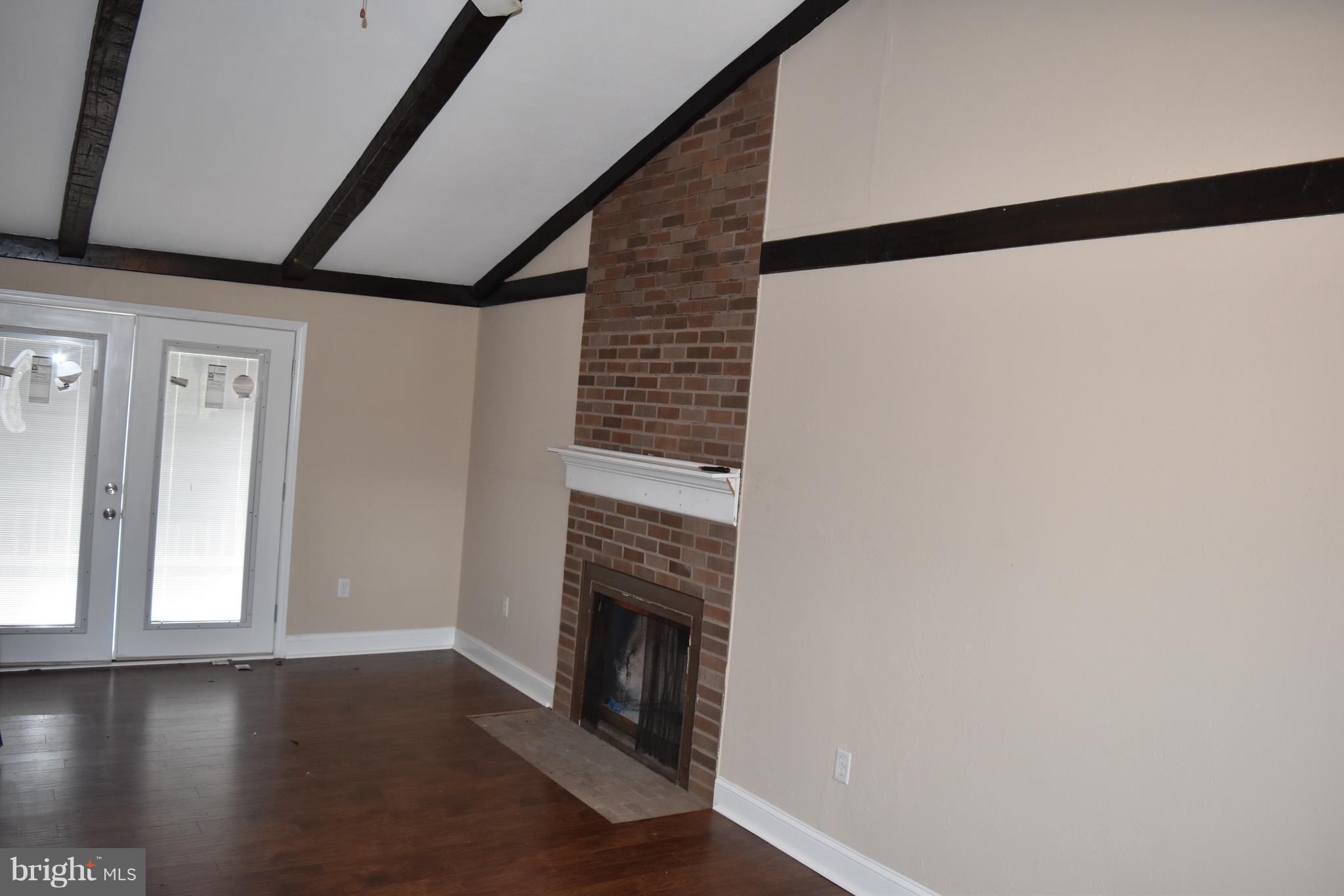 1044 High Top Road Linden, VA 22642 - Photo 6 of 10 Living Room