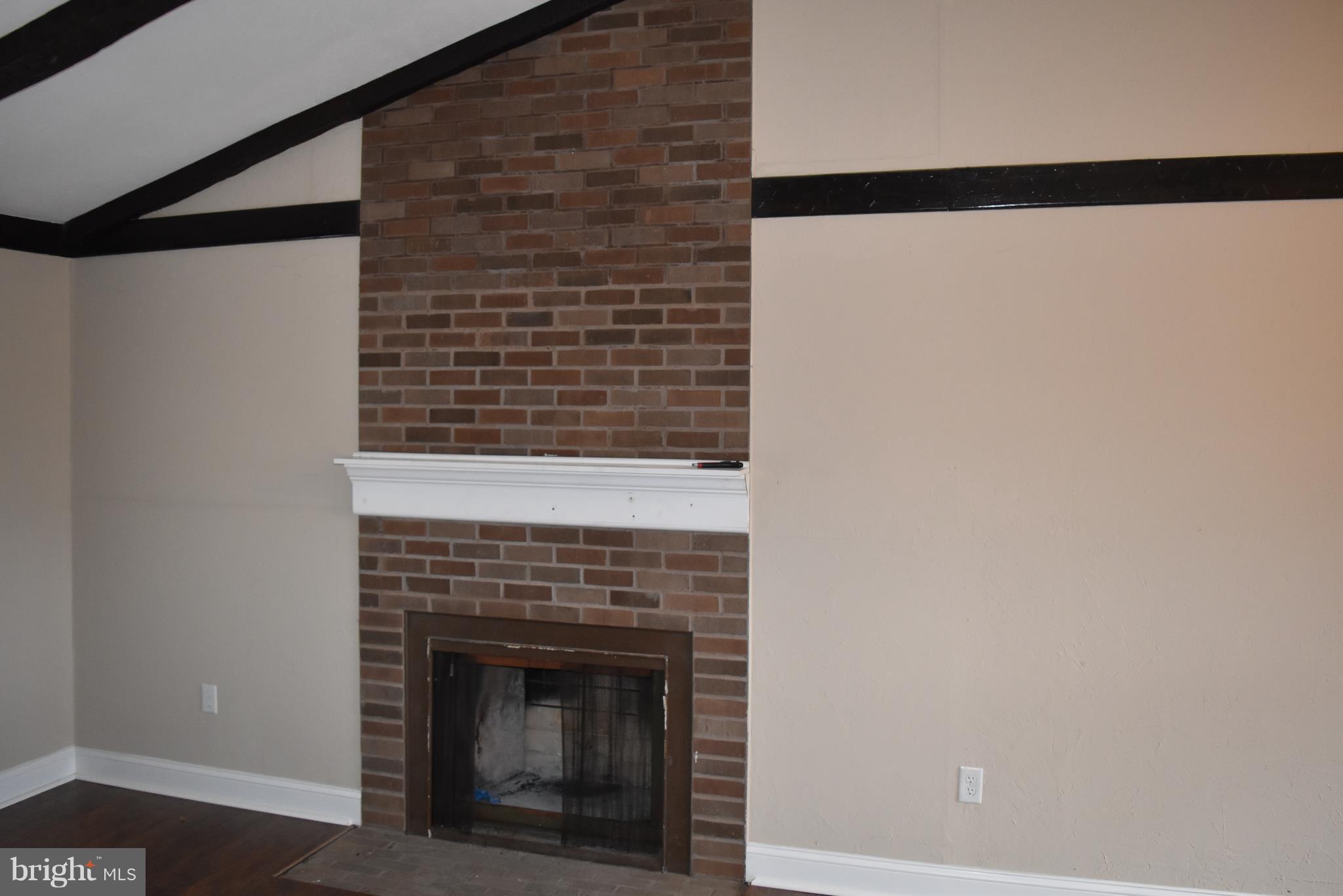 1044 High Top Road Linden, VA 22642 - Photo 7 of 10 Living Room