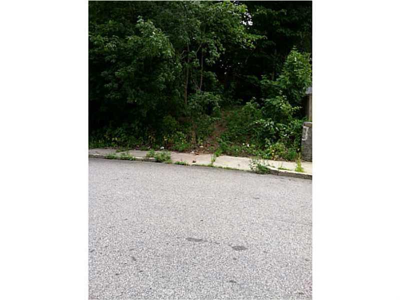 27 Bernice Avenue Woonsocket, RI 02895 - Photo 2 of 2 Exterior Front.