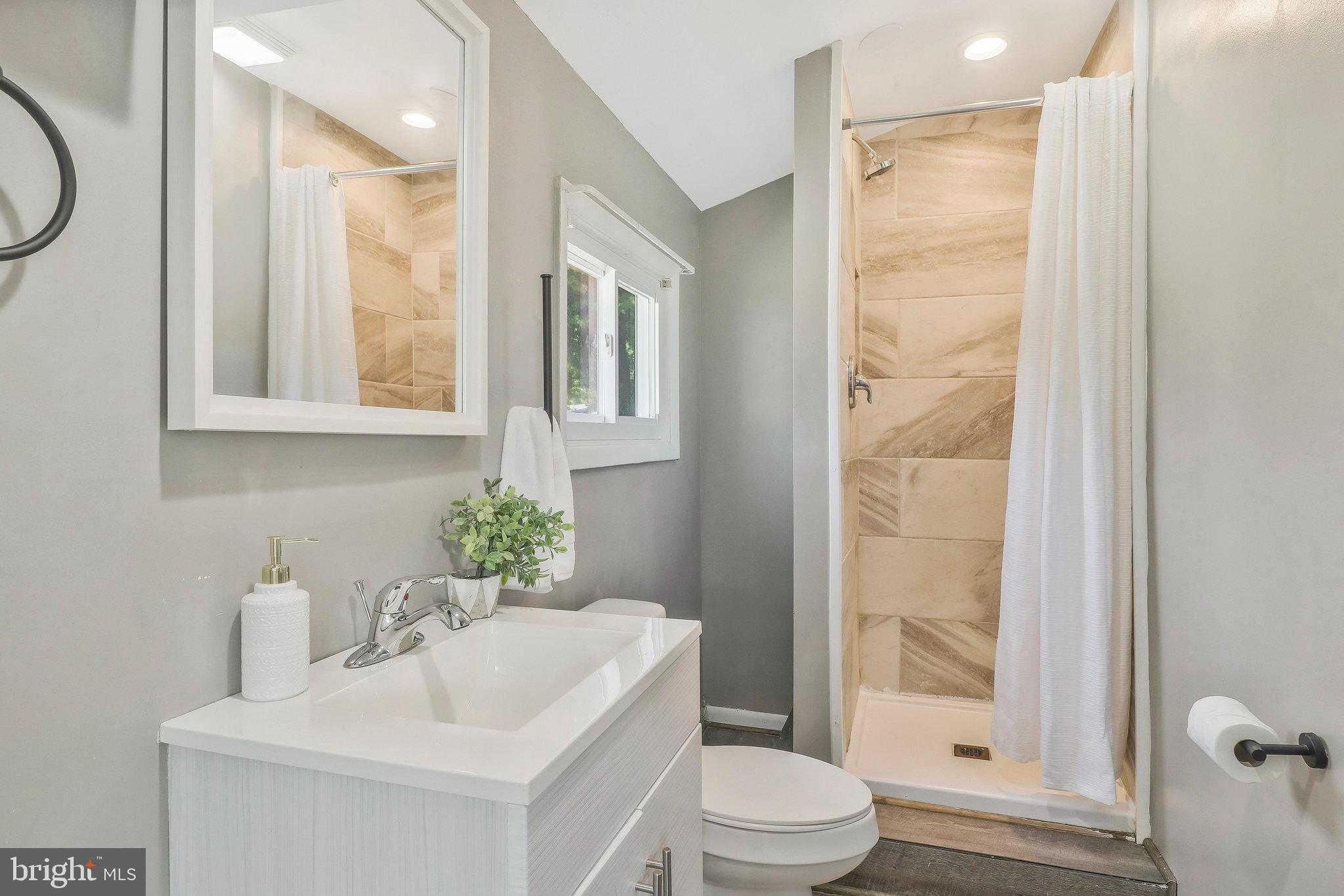 6216 Auth Road Suitland, MD 20746 - Photo 13 of 39 Bathroom