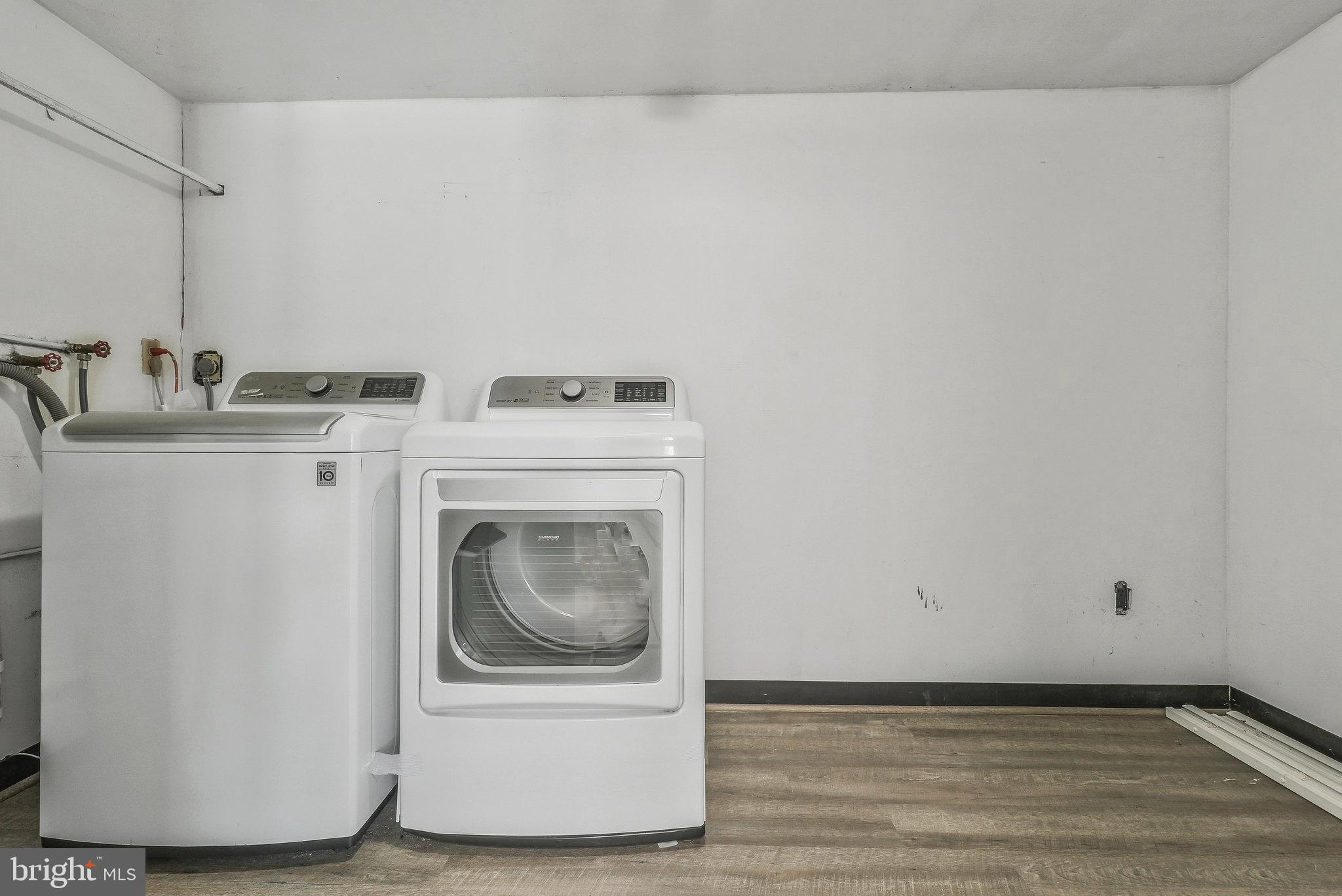 6216 Auth Road Suitland, MD 20746 - Photo 19 of 39 Large Laundry Room