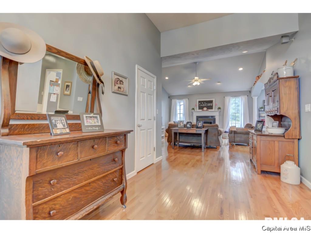 370 Fitzgerald Drive Springfield, IL 62711 - Photo 3 of 32 Gallery Image 3