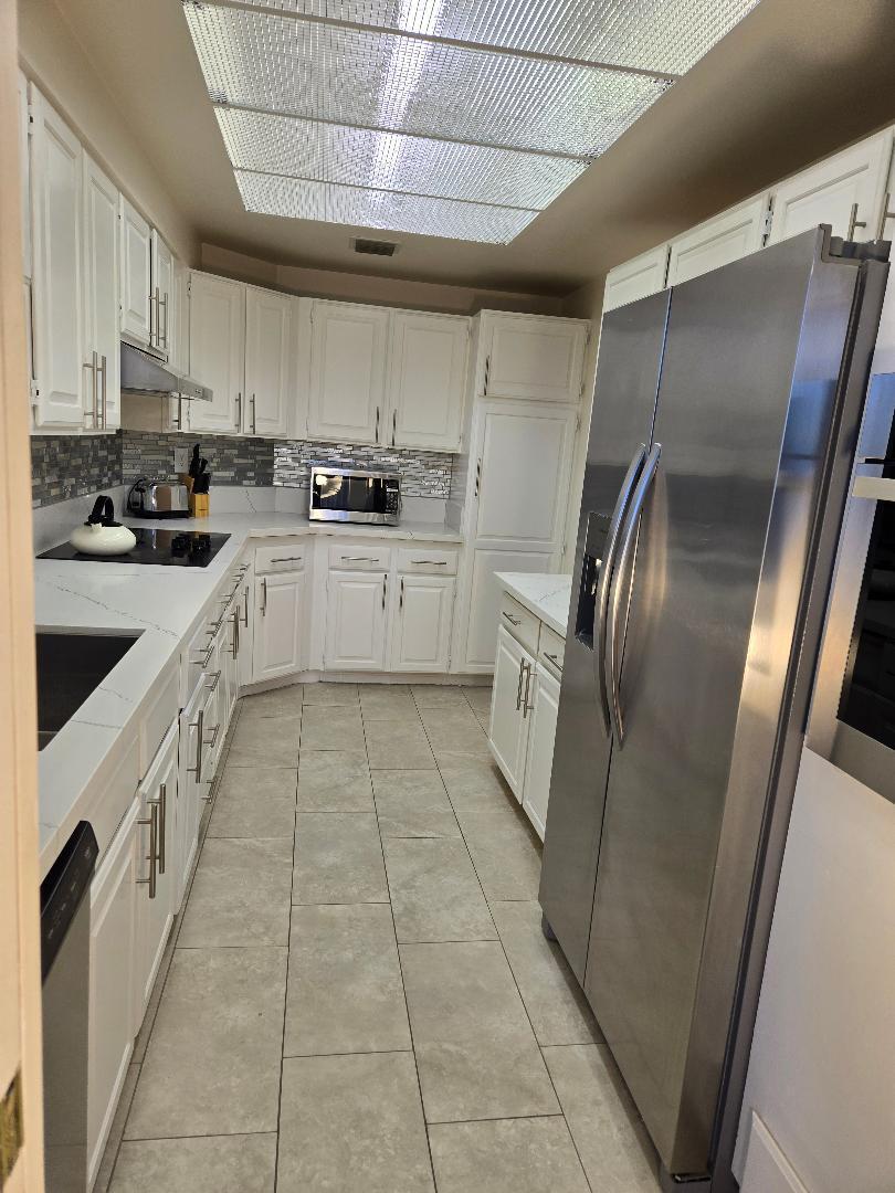 910 Island Drive, Unit 112 Rancho Mirage, CA 92270 - Photo 9 of 16 thumbnail