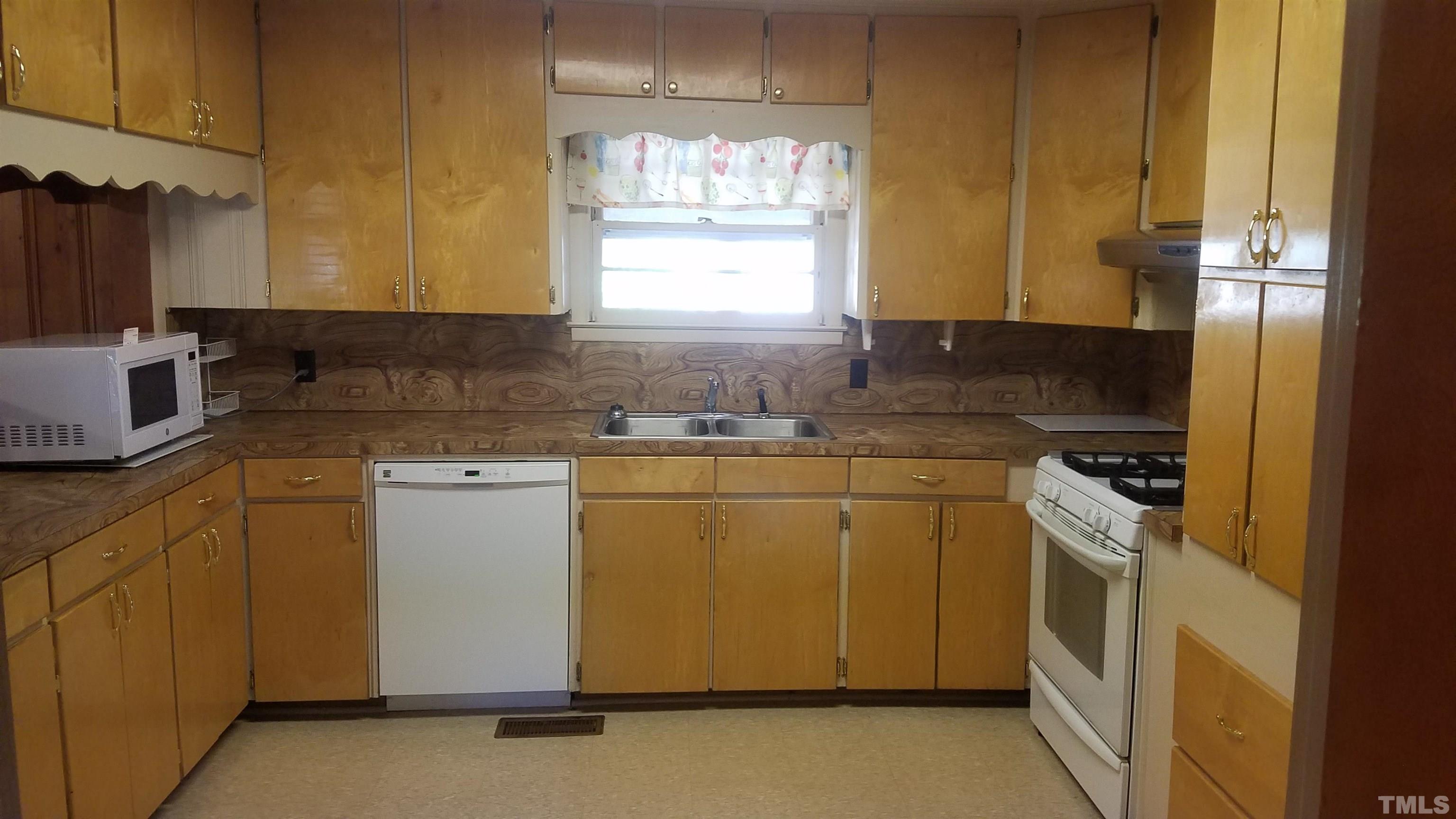 380 Fleming Road Coats, NC 27521 - Photo 3 of 16 Gallery Image 3