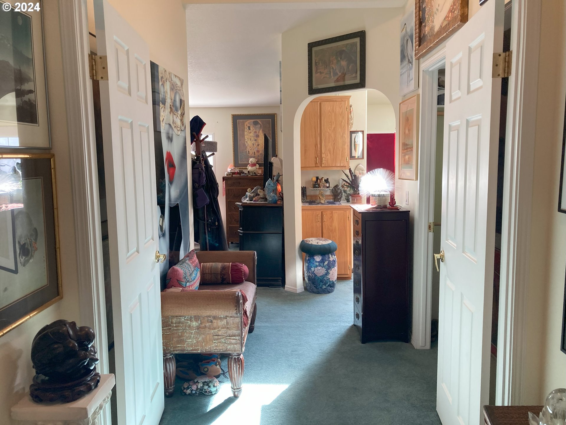 4055 Royal Avenue, Unit 25 Eugene, OR 97402 - Photo 26 of 42 a view of living room with furniture and a window