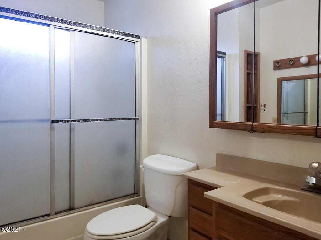 123 Elk City Road Toledo, OR 97391 - Photo 11 of 15 123 Elk City Rd Toledo OR 97391