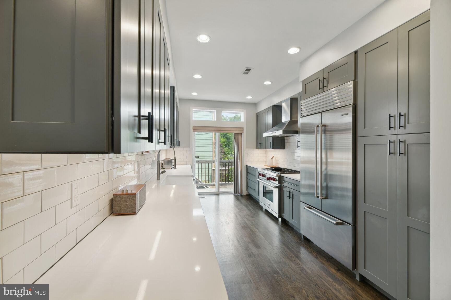 708 E Street Northeast Washington, DC 20002 - Photo 10 of 28 Quartz Countertops
