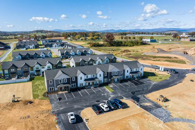 $306,778 | 21 Barnyard Circle, Bridgewater, VA 22812